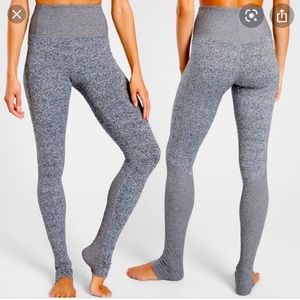 Athleta exhale heel right M